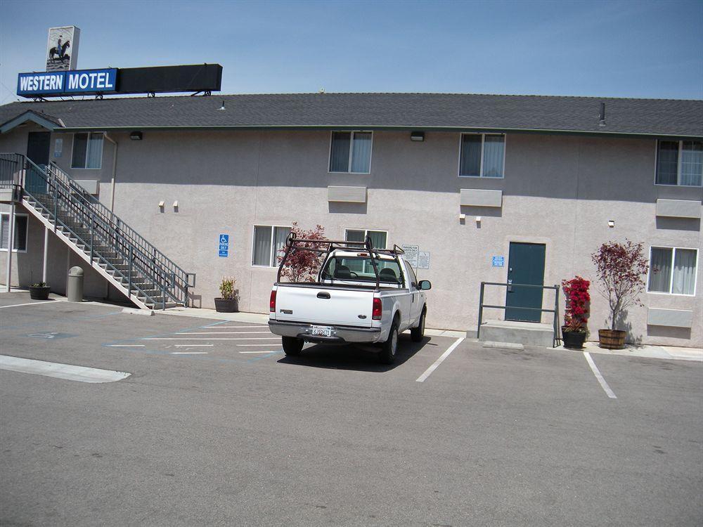 Western Motel Salinas Eksteriør billede