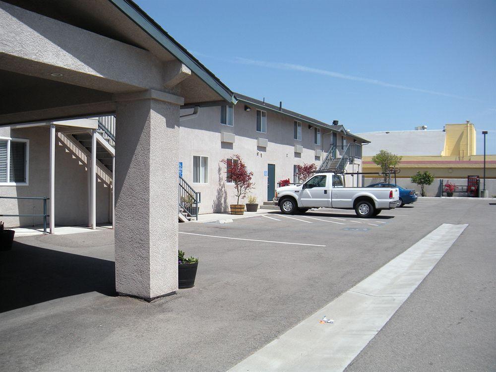 Western Motel Salinas Eksteriør billede