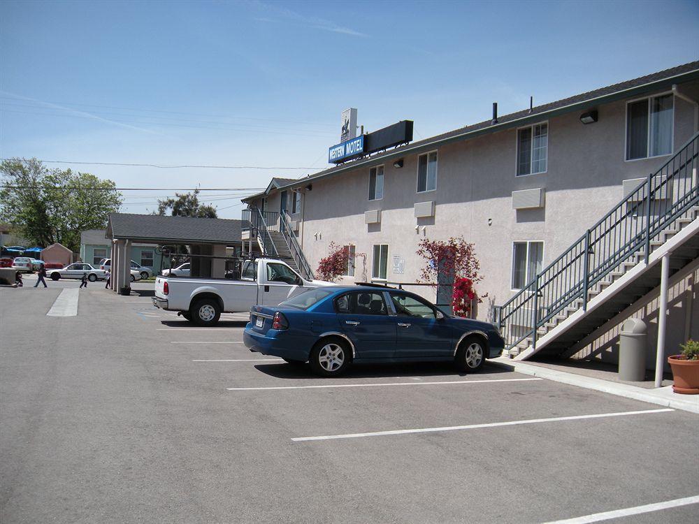 Western Motel Salinas Eksteriør billede