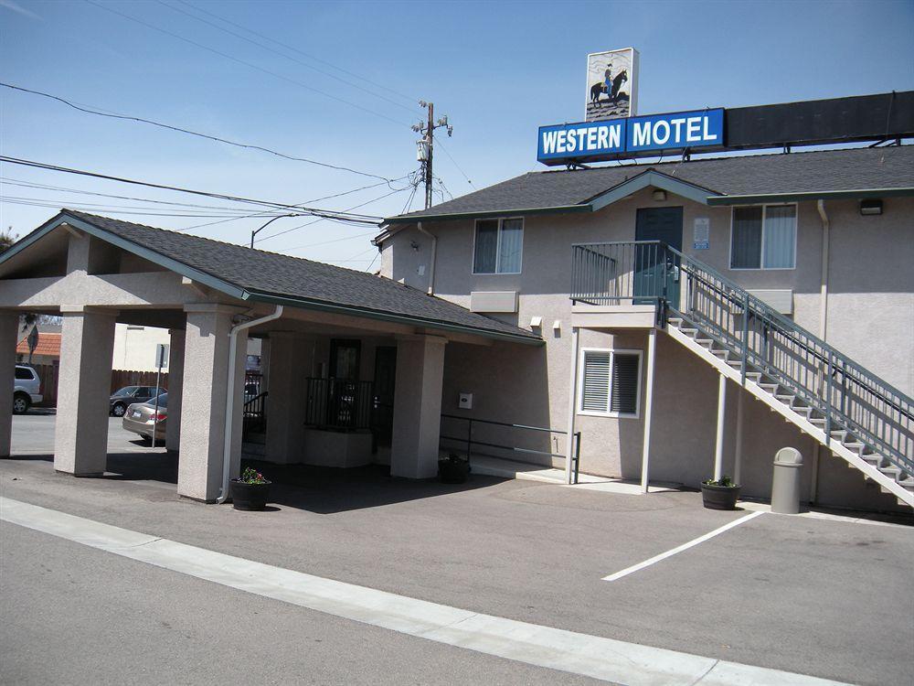 Western Motel Salinas Eksteriør billede